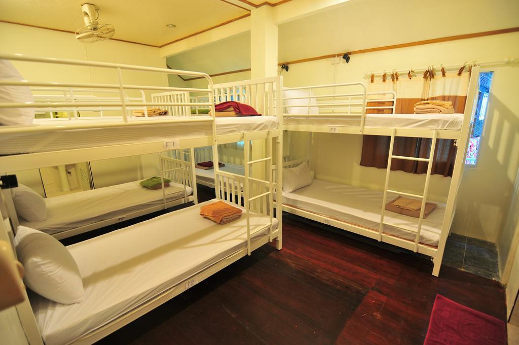 October Hostel Пхипхи Номер фото
